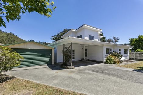 Photo of property in 46 Moores Valley Road, Wainuiomata, Lower Hutt, 5014