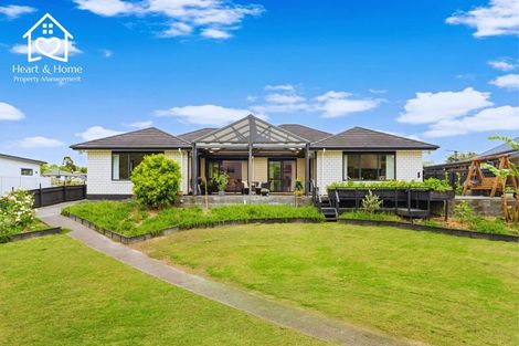 Photo of property in 23 Kahika Grove, Huapai, Kumeu, 0810