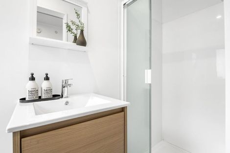 Photo of property in 2/128 Lynn Road, Bayview, Auckland, 0629