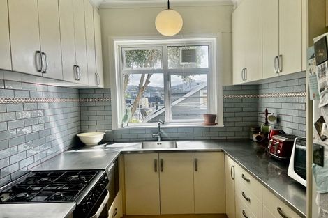 Photo of property in Nissen Court, 11g Hawker Street, Mount Victoria, Wellington, 6011