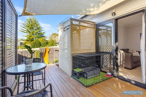 Photo of property in 123 Waimumu Road, Massey, Auckland, 0614