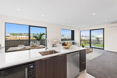 Photo of property in 12 Kuparu Lane, Red Beach, 0932