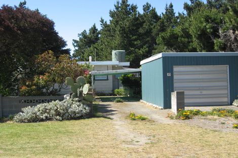 Photo of property in 37 Chamberlain Avenue, Amberley, 7481