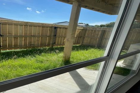 Photo of property in 3 Kopua Place, Whitby, Porirua, 5024