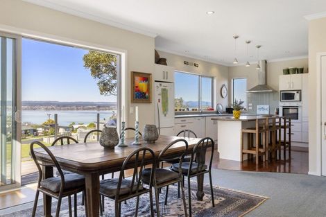 Photo of property in 10 Wakeman Road, Acacia Bay, Taupo, 3330