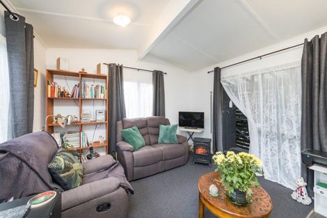 Photo of property in 2a Hendon Place, West End, Palmerston North, 4412