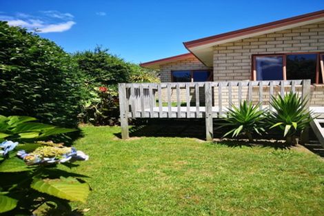 Photo of property in 1 Hidcote Place, Bethlehem, Tauranga, 3110