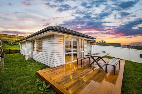 Photo of property in 10 Jeroboam Loop, Kumeu, 0810