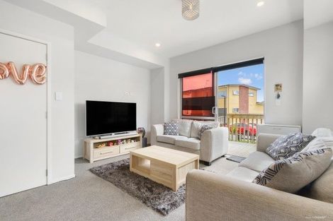 Photo of property in 23/11 Ray Small Drive, Papakura, 2110