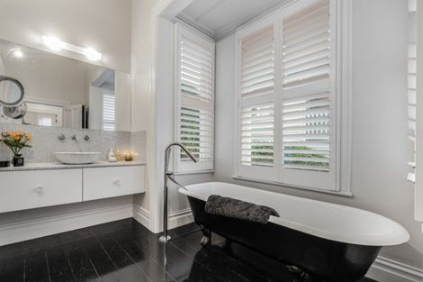 Photo of property in 36 Albert Road, Devonport, Auckland, 0624