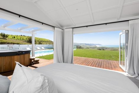 Photo of property in 65 Waipuka Road, Waimarama, Havelock North, 4294