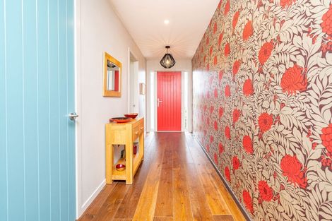 Photo of property in 19 Glendermid Close, Sawyers Bay, Port Chalmers, 9023