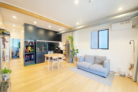 Photo of property in 1/165 Hobsonville Point Road, Hobsonville, Auckland, 0616