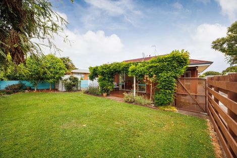 Photo of property in 2/361 Botanical Road, West End, Palmerston North, 4412