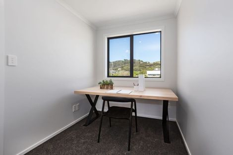 Photo of property in 1d Breakwater Way, Whitby, Porirua, 5024