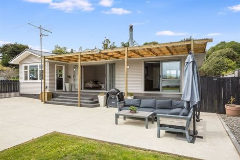 Photo of property in 23 Paekakariki Hill Road, Pauatahanui, Porirua, 5381