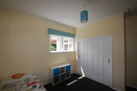 Photo of property in 82 Nottingham Street, Karori, Wellington, 6012