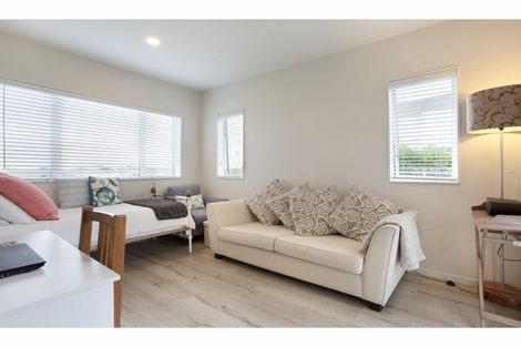 Photo of property in 22 Boocock Crescent, Orewa, 0931