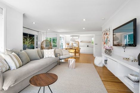 Photo of property in 121a Oceanview Road, Mount Maunganui, 3116