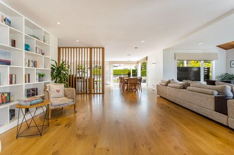 Photo of property in 31 Seacliffe Avenue, Belmont, Auckland, 0622