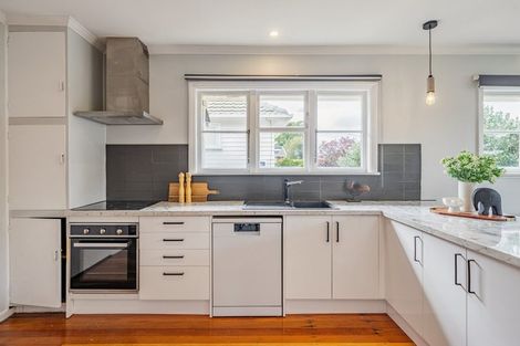 Photo of property in 2a Stephen Street, Trentham, Upper Hutt, 5018