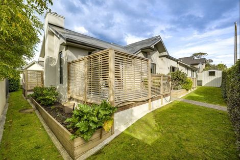 Photo of property in 2 Ranmore Lane, Havelock North, 4130