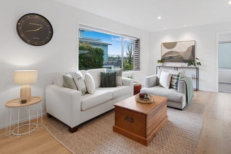 Photo of property in 1/18 Ridge Road, Waiake, Auckland, 0630