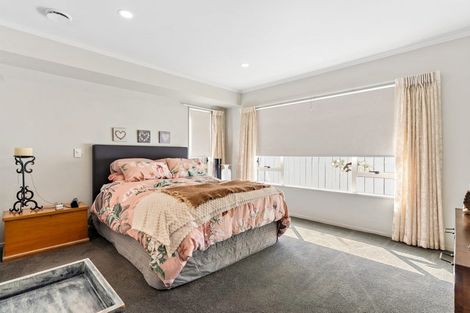 Photo of property in 1/20 Solana Court, Botany Downs, Auckland, 2010