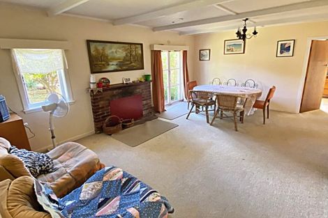 Photo of property in 9 Hauraki Road, Leigh, 0985