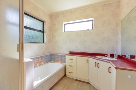 Photo of property in 940 Waimarama Road, Waimarama, Havelock North, 4294