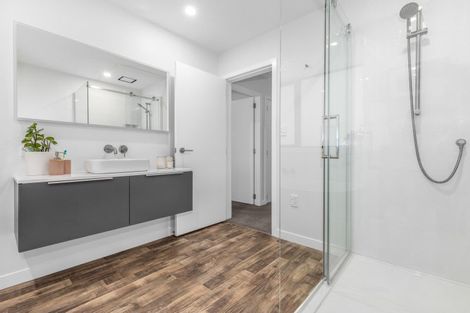 Photo of property in 2/24 Acheron Road, Paremata, Porirua, 5026