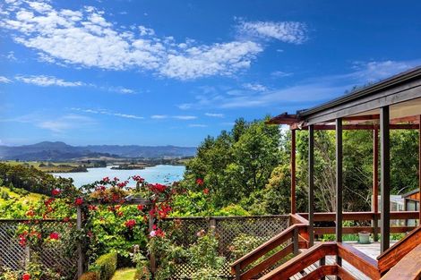 Photo of property in 76 Brick Bay Drive, Sandspit, Warkworth, 0982