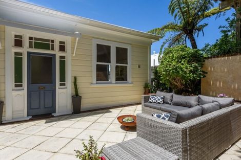 Photo of property in 3/57 Central Terrace, Kelburn, Wellington, 6012