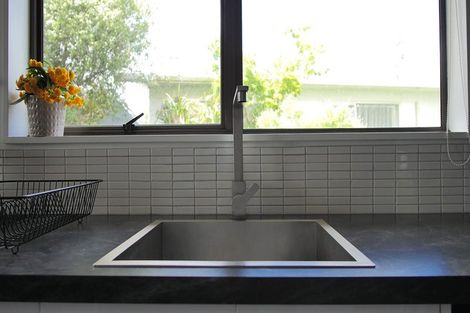 Photo of property in 3 Apollo Parade, Milson, Palmerston North, 4414