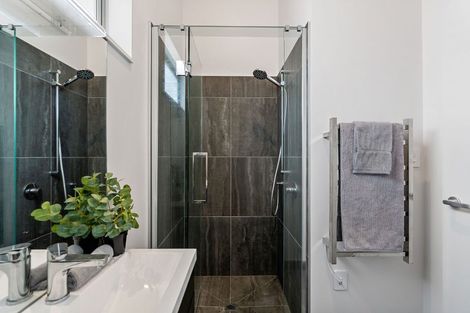 Photo of property in 2/30 Pirie Street, Mount Victoria, Wellington, 6011