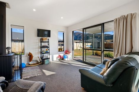 Photo of property in 5 Mallard Street, Albert Town, Wanaka, 9305