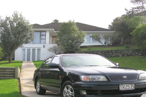 Photo of property in 24 Kiwi Crescent, Tawa, Wellington, 5028