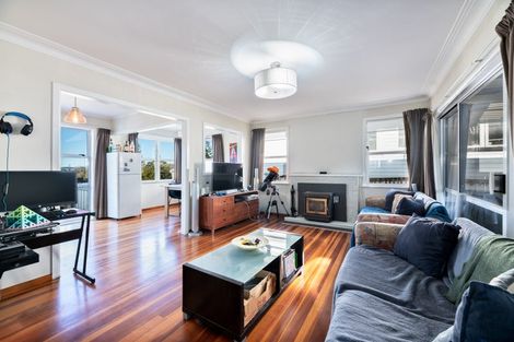 Photo of property in 18 Huruhuru Road, Massey, Auckland, 0614