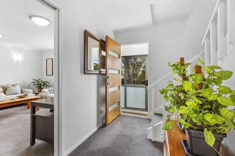 Photo of property in 2/4 Ellesmere Avenue, Miramar, Wellington, 6022