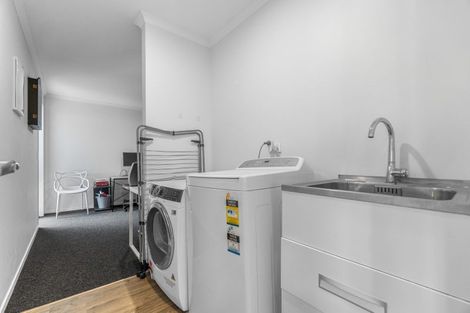 Photo of property in 32 Old Farm Road, Hamilton East, Hamilton, 3216