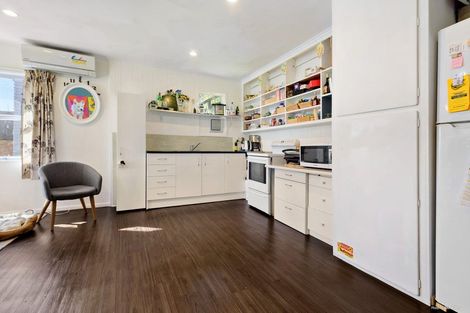 Photo of property in 211 Titirangi Road, Titirangi, Auckland, 0604