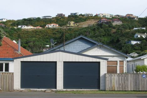 Photo of property in 288 The Parade, Island Bay, Wellington, 6023