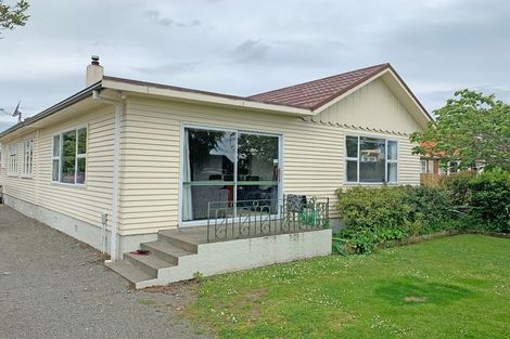 Photo of property in 17 Ihle Street, Terrace End, Palmerston North, 4410