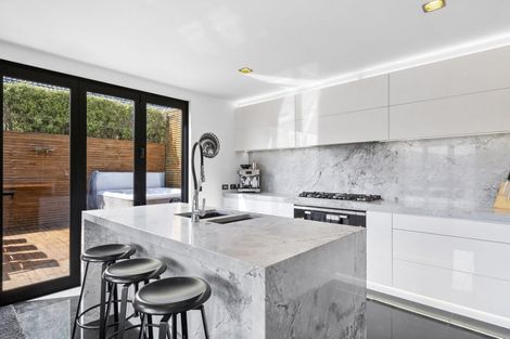 Photo of property in 49 Shandon Road, Vauxhall, Dunedin, 9013