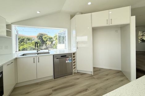 Photo of property in 38a Cherub Place, West Harbour, Auckland, 0618