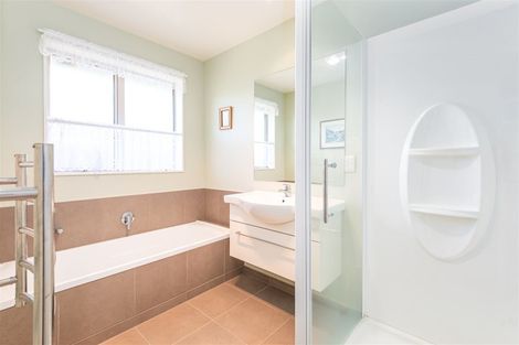 Photo of property in 11 Walnut Way, Rangiora, 7400