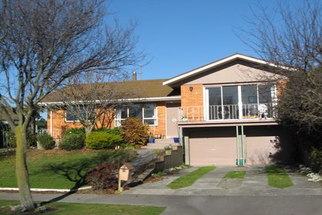 Photo of property in 67 Warren Crescent, Hillmorton, Christchurch, 8025