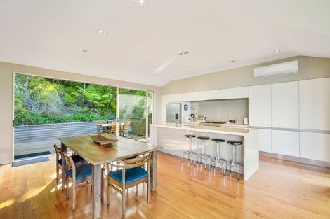 Photo of property in 9 Herrings Cove Place, Titirangi, Auckland, 0604