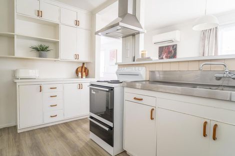 Photo of property in 22 Findlay Street, Tawa, Wellington, 5028