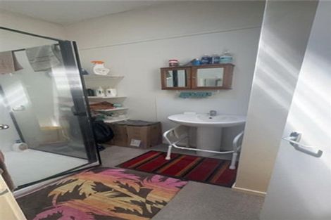 Photo of property in 15a Earlsworth Road, Mangere East, Auckland, 2024